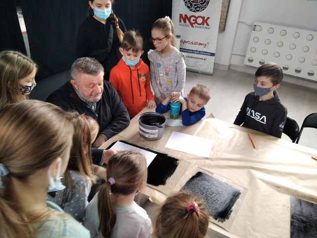 W Miejsko-Gminnym Ośrodku Kultury w Skaryszewie dzieci poznawały techniki drukowania.