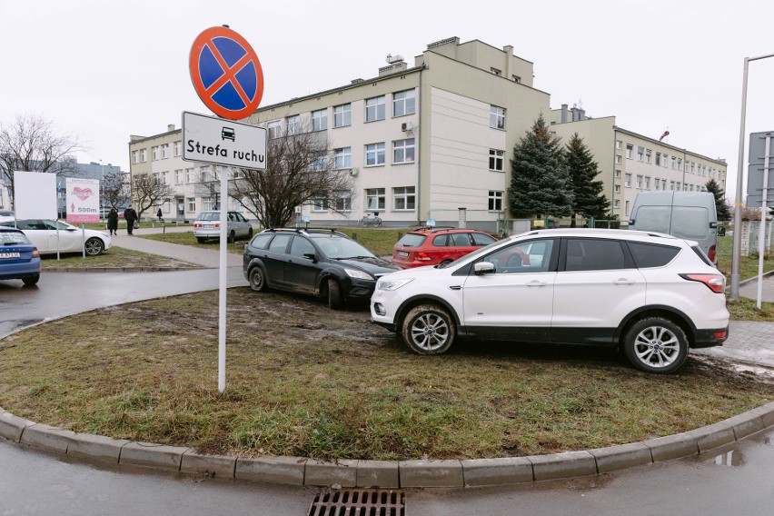Przed szpitalem przy ul. Lwowskiej w Rzeszowie będzie płatna strefa parkowania [ZDJĘCIA]