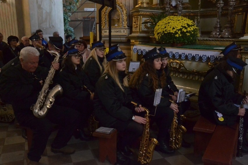 W Skępem uroczystości z okazji 101. rocznicy odzyskania przez Polskę niepodległości odbyły się w klasztorze Ojców Bernardynów [zdjęcia]