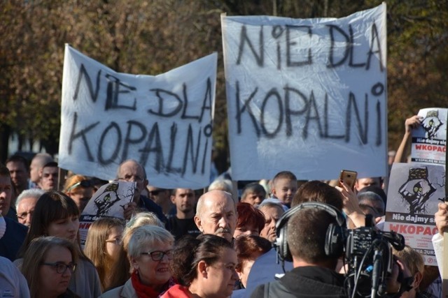 Mieszkańcy licznie protestowali przeciwko budowie kopalni na Jurze.