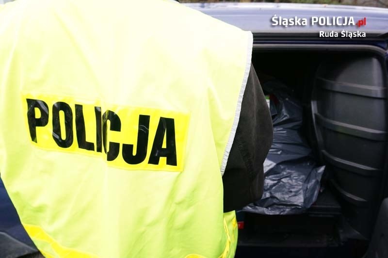 Ruda Śląska: Pół kilograma dopalaczy w samochodzie [ZDJĘCIA + WIDEO]