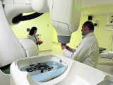 Nowy sprzęt w Gliwicach. W Instytucie Onkologii powstało Centrum Radiochirurgii Nowotworów. Walka z rakiem ma być szybsza i skuteczniejsza