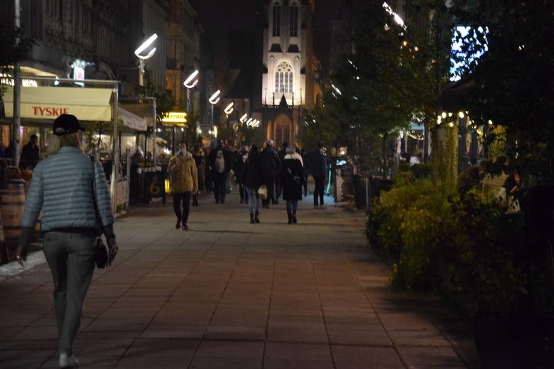 Tak wyglądał ostatni dzień działalności klubów i restauracji...