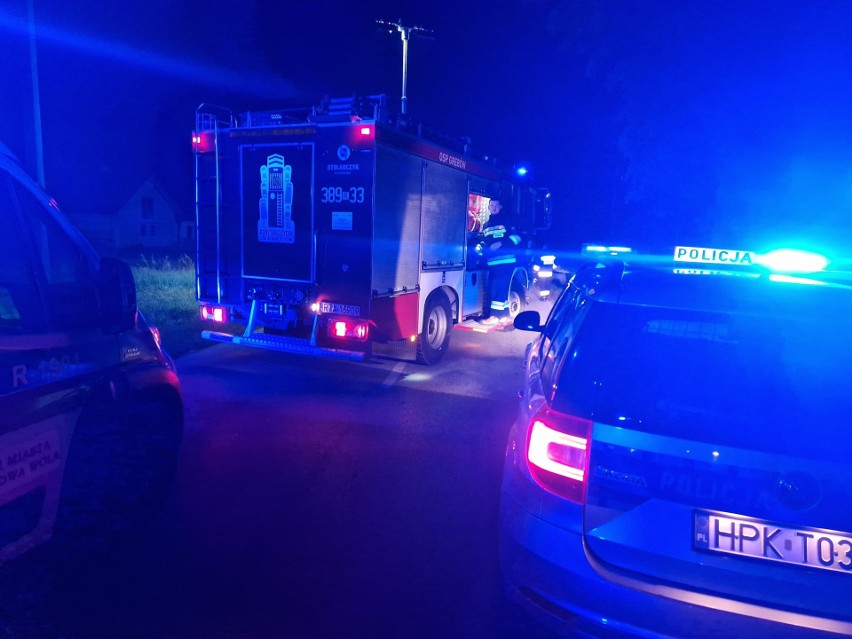 Tragiczny wypadek w Grębowie, nie żyje 31-letni pieszy potrącony przez samochód
