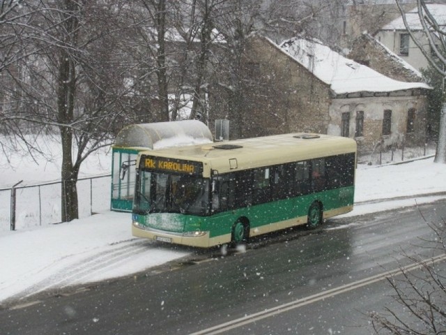 Przewozy autobusowe w gminie Rędziny z dofinansowaniem. Zielone autobusy nadal będą jeździły między Rędzinami a Częstochową