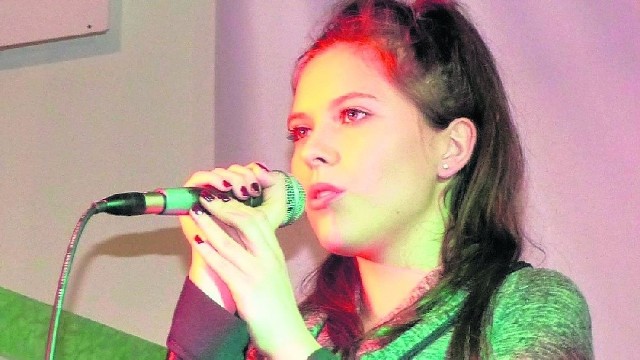 Weronika Fornal niedawno brała udział w „Talencie Skarżyskim”. Teraz wygrała w Konkursie Pieśni Patriotycznej w Skarżysku - Kamiennej, występując w kategorii „open”. Zaśpiewała utwór „Nadzieja”