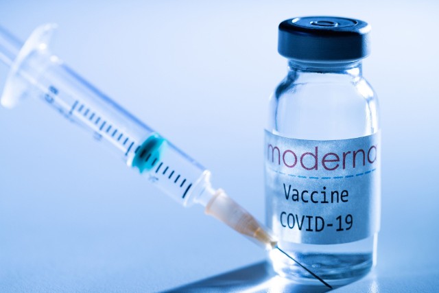 Firma Moderna ogłasza, że skuteczność szczepionki mRNA przeciwko ciężkiemu COVID-19 wyniosła 100 proc. Trwa weryfikacja danych