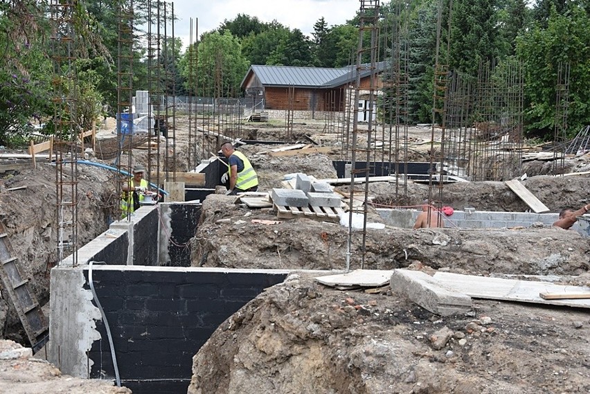 Trwa rozbudowa zoo w Zamościu. Tak postępują prace. Zobacz zdjęcia