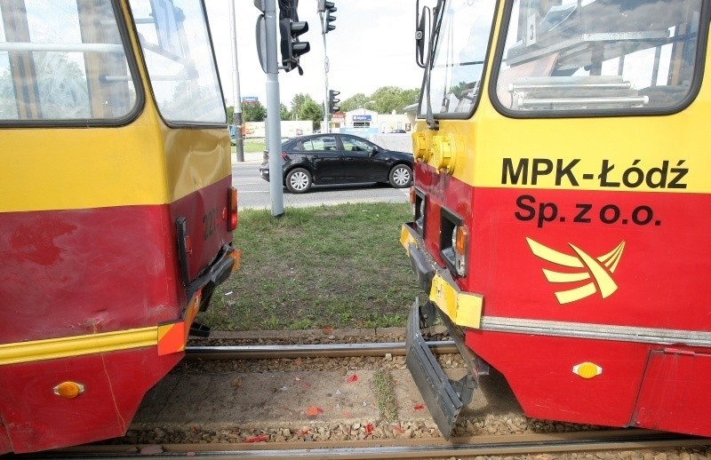 Wypadek na Pabianickiej. Zderzyły się tramwaje. 7 osób rannych