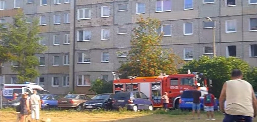 Pożar w Żorach na os. Sikorskiego: 29-latek podpalił mieszkanie [ZDJĘCIA + WIDEO]