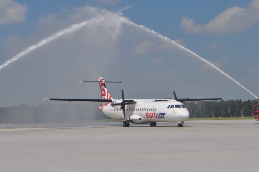 Samolot Eurolotu na lubelskim lotnisku