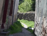 Atrakcja turystyczna w Kożuchowie. To się spodoba poszukiwaczom tajemnic. Takie mury to rzadkość. Archeolodzy już tam są