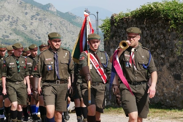 Druhny i druhowie z Kluczborka i Opola pojechali do Włoch, by uczcić żołnierzy walczących pod Monte Cassino.