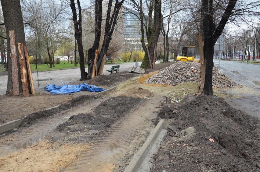 Budowa nowej ścieżki rowerowej przy ul. Powstańców Śląskich...