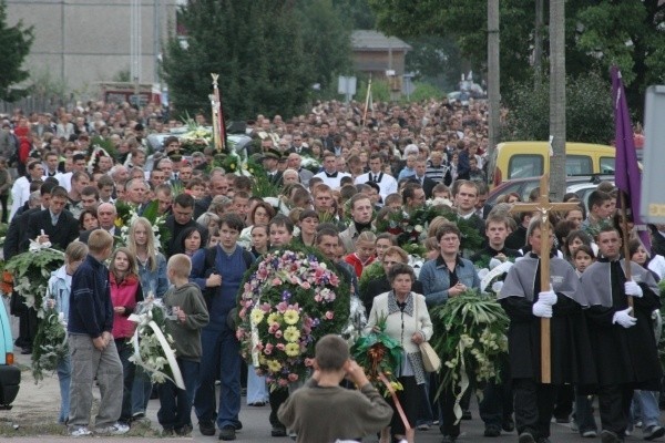 Pogrzeb Arkadiusza Gołasia w Ostrołęce, 22.09.2005. Zdjęcia, cz. 1