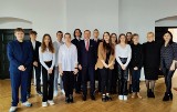 Pierwsza sesja czwartej kadencji Młodzieżowej Rady Miejskiej w Szydłowcu. Kto został przewodniczącym?