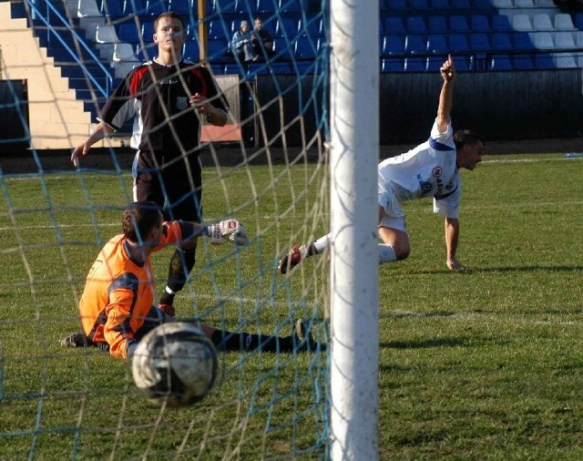 Gol Macieja Bilińskiego sprawił dał Karpatom prowadzenie 2-0. Okazało się zbyt skromnym.