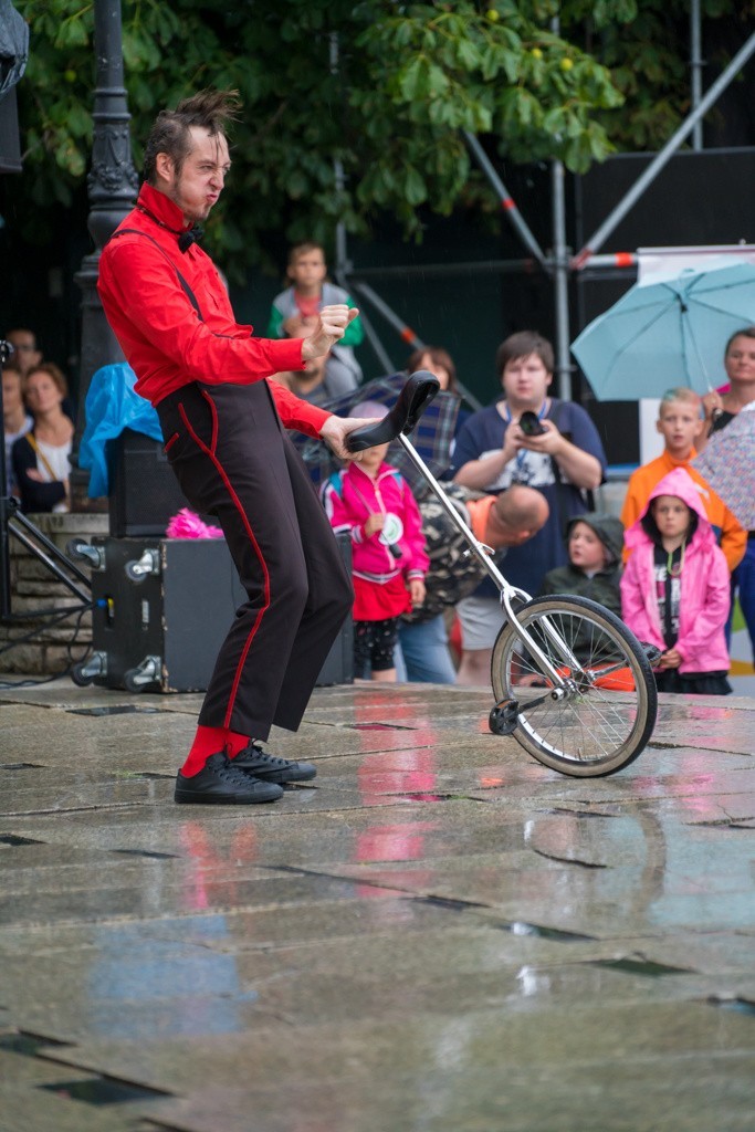 Nowy Sącz. Karpaty OFFer: Teatr na walizkach [ZDJĘCIA]