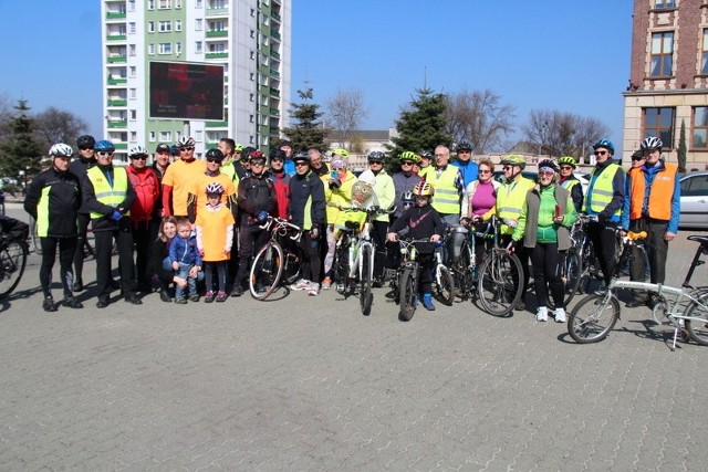 Rowerowe topienie marzanny w Dąbrowie Górniczej