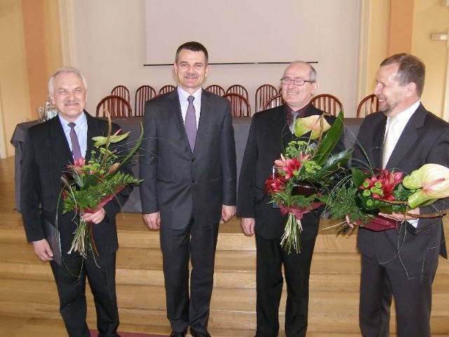 Rektorzy na kadencję 2012 &#8211; 2016 (od lewej) profesorzy Janusz Król, Jacek Semaniak, Zygmunt Matuszak, Marek Przeniosło.