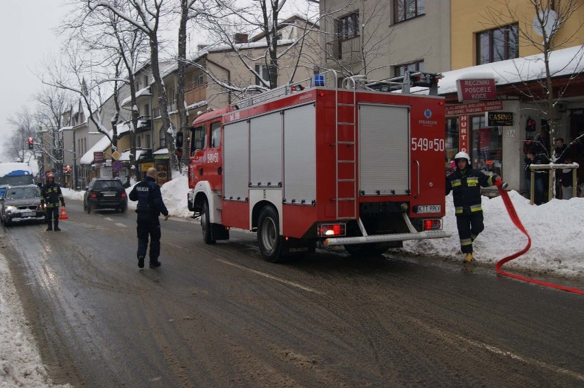 Pożar baru mlecznego przy ul. Zamoyskiego w Zakopanem - 10...