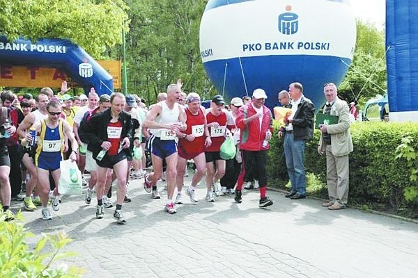 W sobotę o godz. 10.30 maratończycy wystartują honorowo w hajnowskim parku. Ostre ściganie rozpocznie się w samo południe, w Białowieży.