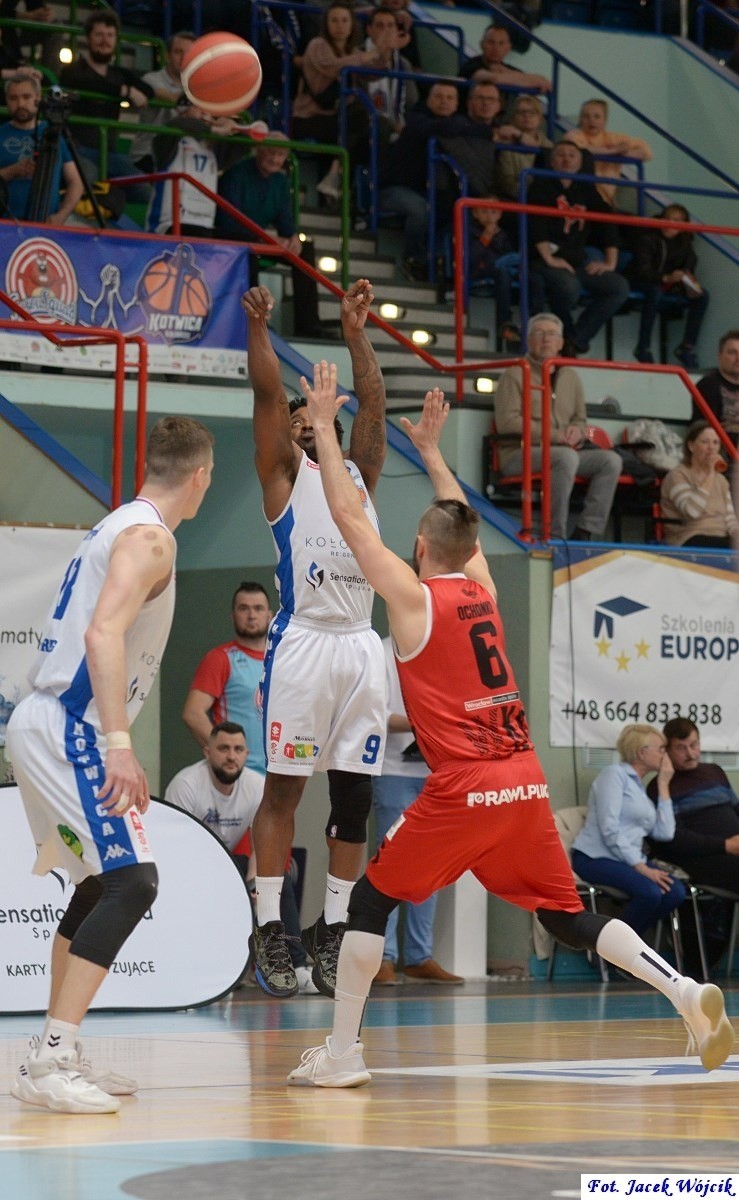 Sensation Kotwica Kołobrzeg uległa WKK Wrocław 65:66 i w...