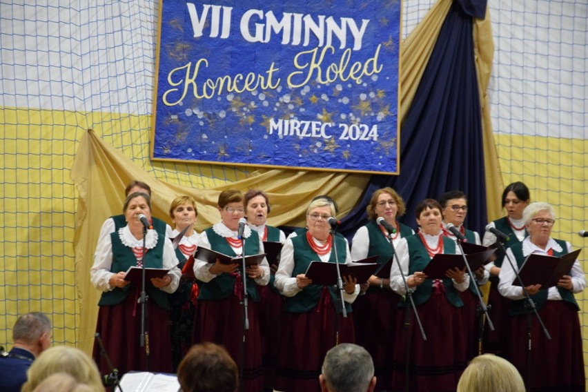 Koncert kolęd w Mircu, z liczną publicznością i Kingą Zawodnik. Zobacz zdjęcia