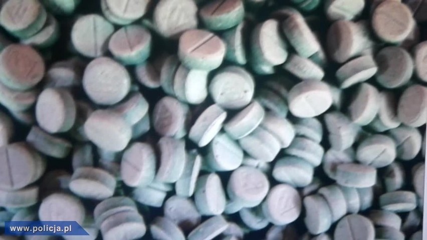 Policjanci ujawnili blisko 12 kilogramów narkotyków (w tym...