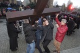 Droga Krzyżowa 2019 w Katowicach: manifestacja szacunku i miłości dla krzyża ZDJĘCIA