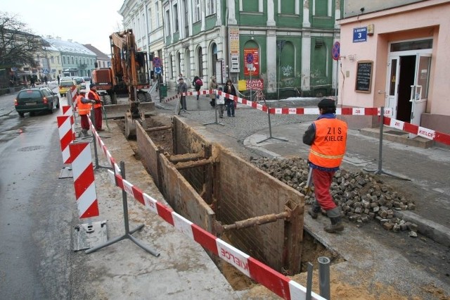 Od zamknięcia na kilka dni ulicy Orlej rozpoczął się remont kieleckiego Rynku.