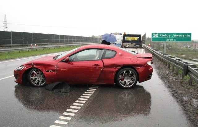 Wypadek maserati na obwodnicy Kielc 