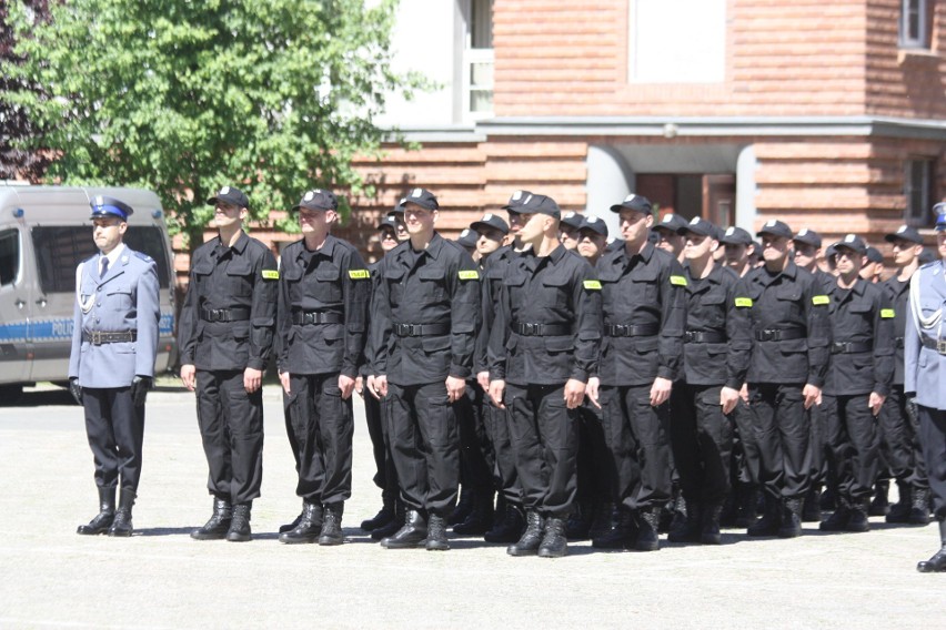 Ślubowanie nowych policjantów w Katowicach