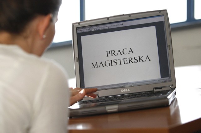 Uniwersytet ustanowił 13 nagród pieniężnych dla autorów najlepszych prac magisterskich