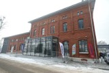 Stacja Kultury w Pyskowicach – dawny dworzec PKP zmienił się nie do poznania. Zabytkowy obiekt zyskał nowe funkcje
