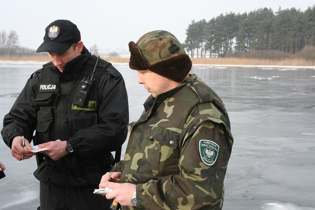 Na kłusowników oraz złodziei choinek w ostatnich dniach polowali policjanci z Wąbrzeźna wraz z funkcjonariuszami straży leśnej oraz rybackiej.