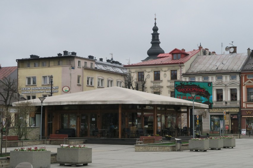 Kawiarenki na Rynku w Nowym Targu. Dwie "budki" kosztowały...