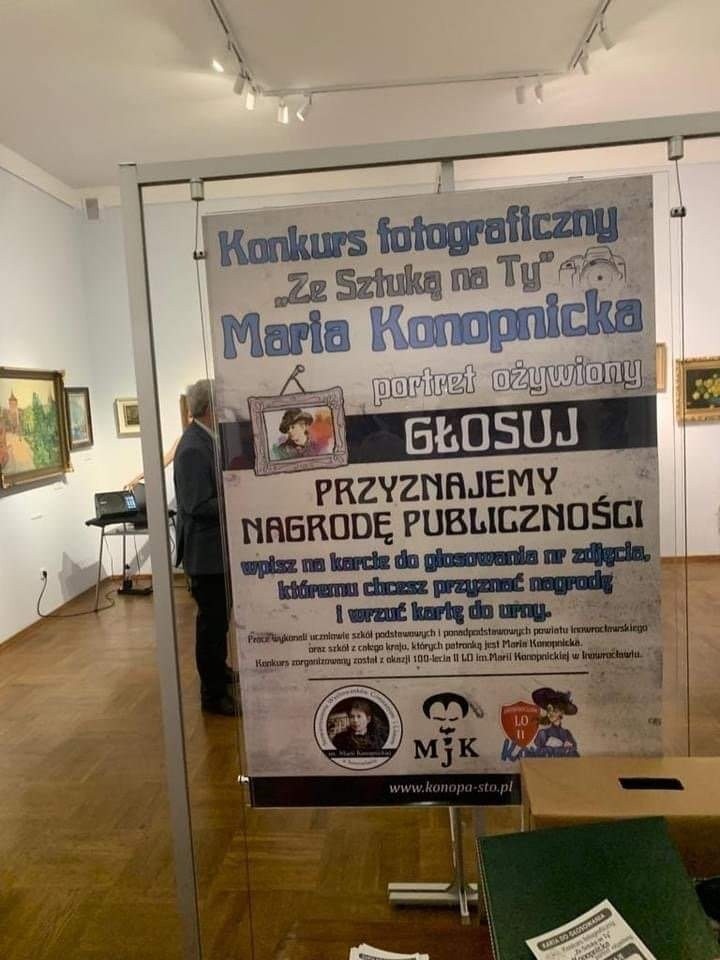 Wystawą "Ze sztuką na Ty. Maria Konopnicka portret ożywiony"...