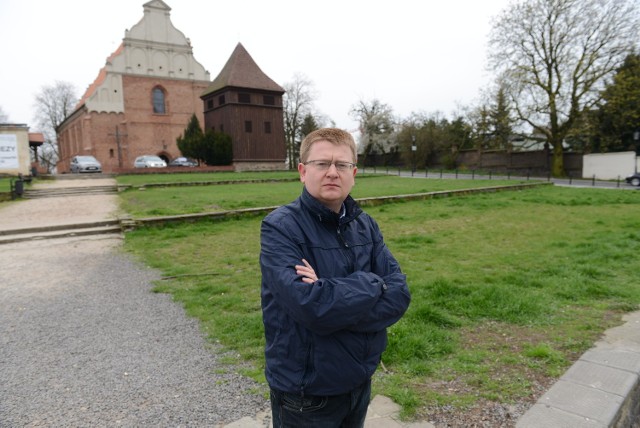 - Argument, że przed wojną była tutaj kamienica, jest nietrafiony - mówi P. Sztando