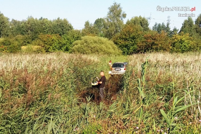 Kierowca uciekał przed policją trasą DW791 w Ogrodzieńcu....