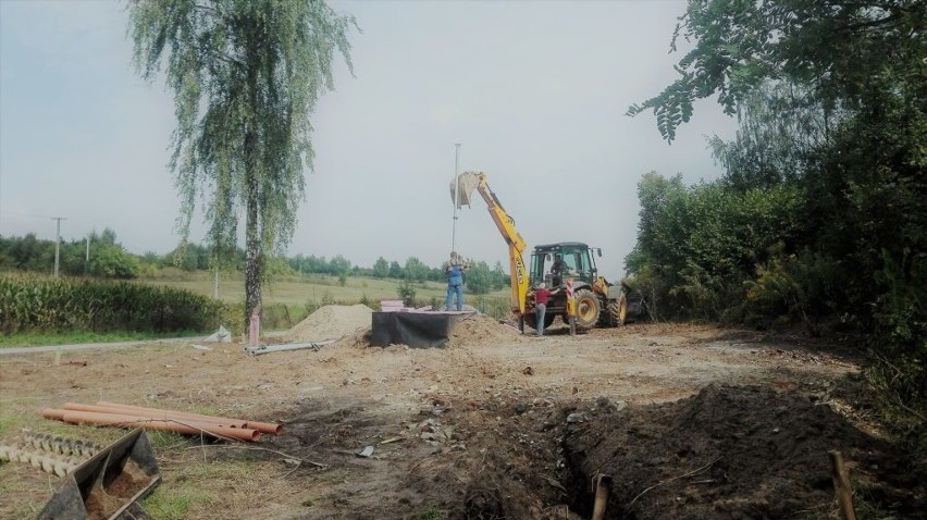 Budowa studni w Zagórzycach Starych
