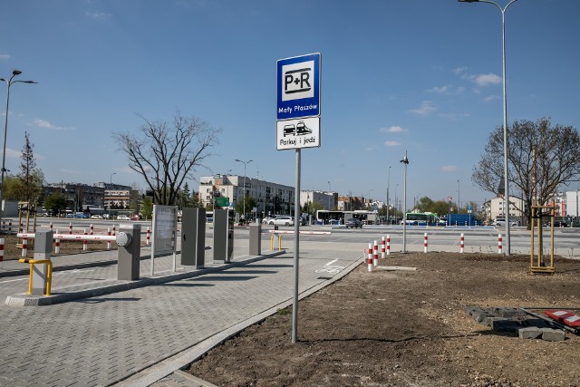 Parking park&ride (parkuj i jedź) zlokalizowany na wysokości pętli tramwajowo-autobusowej Mały Płaszów 