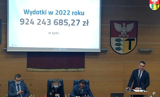 W środę 22 grudnia dąbrowscy radni przyjęli nowy budżet miejski na 2022 rok Zobacz kolejne zdjęcia/plansze. Przesuwaj zdjęcia w prawo - naciśnij strzałkę lub przycisk NASTĘPNE