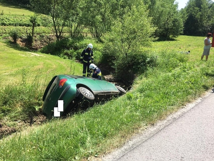 Zalasowa. Auto w potoku, zakrwawiony kierowca szedł drogą