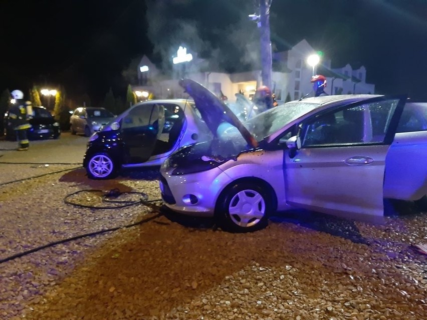 Biskupice. Pożar komisu. Auta doszczętnie spłonęły!