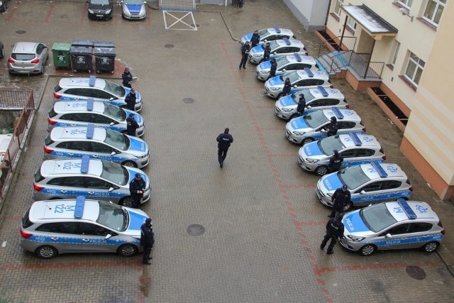 Nowe radiowozy policji. Połowę pieniędzy dołożyły samorządy (zdjęcia)