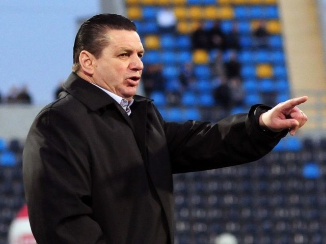 zastąpił na stanowisku trenera Zawiszy Macieja Murawskiego. Zespół pod jego wodzą zdobył w dwóch meczach 4 punkty.