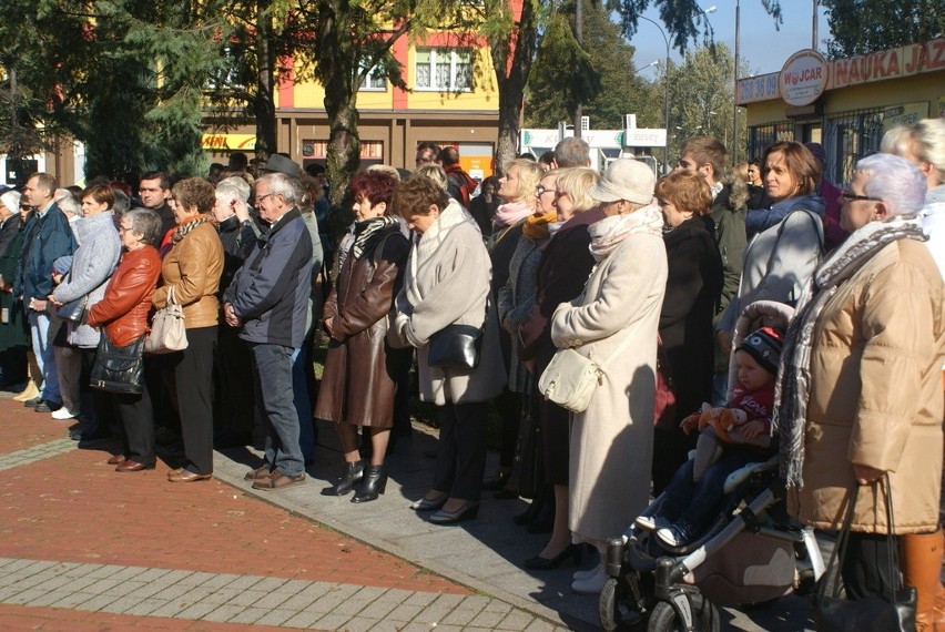 Ślubowanie klasy mundurowej III LO im. L. Szenwalda w...