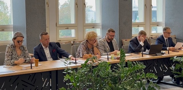 Radni KO zwołali nadzwyczajną sesję w sprawie nieprawidłowości w  Przedsiębiorstwie Gospodarki Komunalnej w Radomsku
