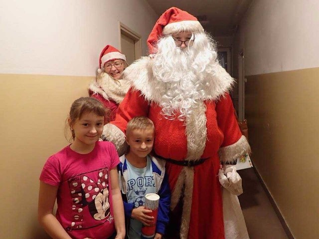 Aż 70 paczek świątecznych trafiło do dzieci mieszkających w Żywcu podczas ubiegłorocznej akcji przygotowanej przez żywiecką Fundację Klamra.